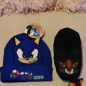 Sonic the Hedgehog Blue Beanie and Slippers Set